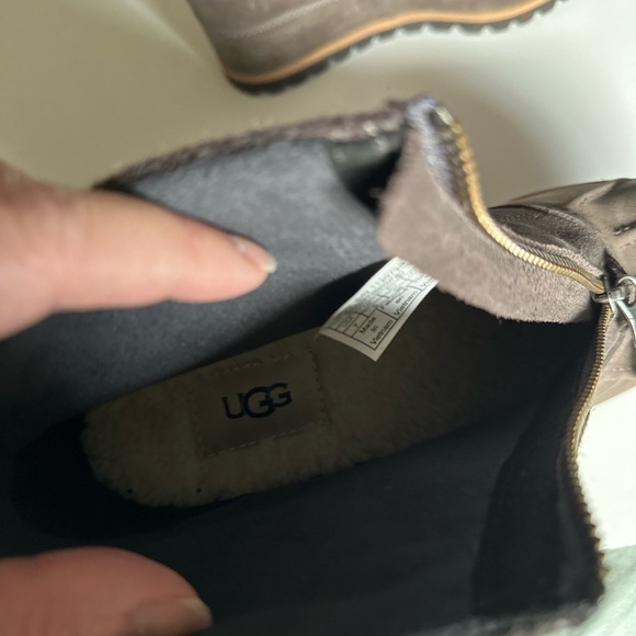 UGG Ankle boot - Size 7 - Picture 6 of 8